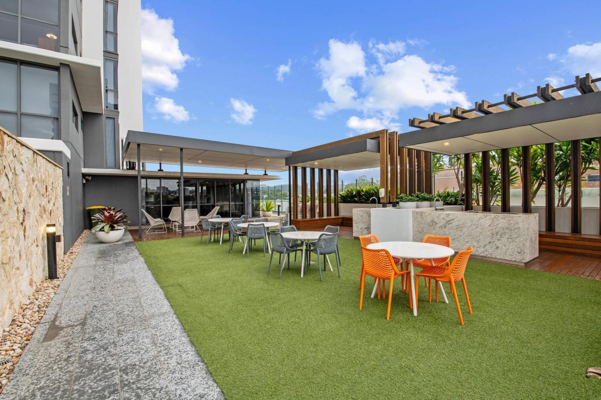Hearty Milton Apartments Brisbane Exterior photo